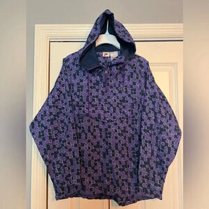 Nike Vintage 90s hooded windbreaker. Size small. Lightweight, packable.